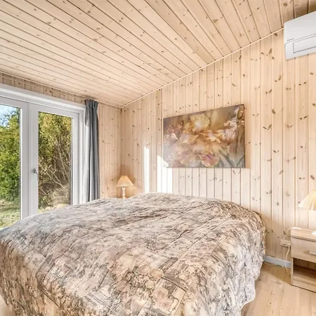 Eulalia - 50m From The Sea By Interhome Feriehus