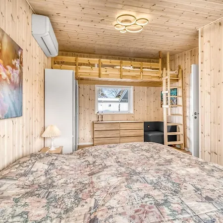 Eulalia - 50m From The Sea By Interhome Feriehus